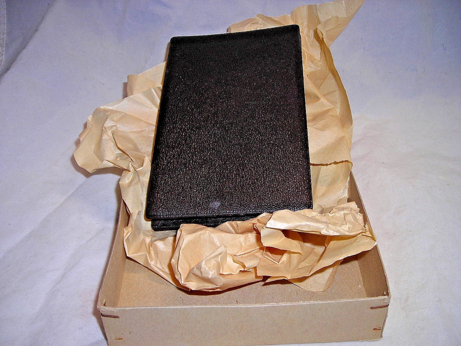 NEW BROWN LEATHER PETERSON's CIGAR HOLDER FOR 4 CIGARS MADE IN GERMANY NEW BROWN LEATHER PETERSON's CIGAR HOLDER FOR 4 CIGARS MADE IN GERMANY