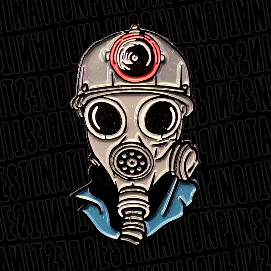 My bloody Valentine ( 2009 ) Gas mask slasher horror enamel pin My bloody Valentine ( 2009 ) Gas mask slasher horror enamel pin