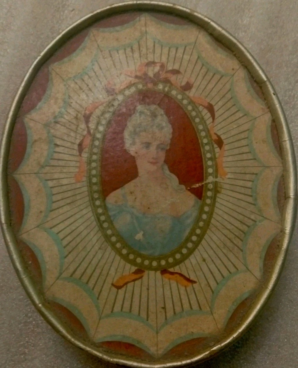 Du Barry Face Powder - Richard Hudnut - Cameo Style Box ~ Antique Unopened 1920s Du Barry Face Powder - Richard Hudnut - Cameo Style Box ~ Antique Unopened 1920s