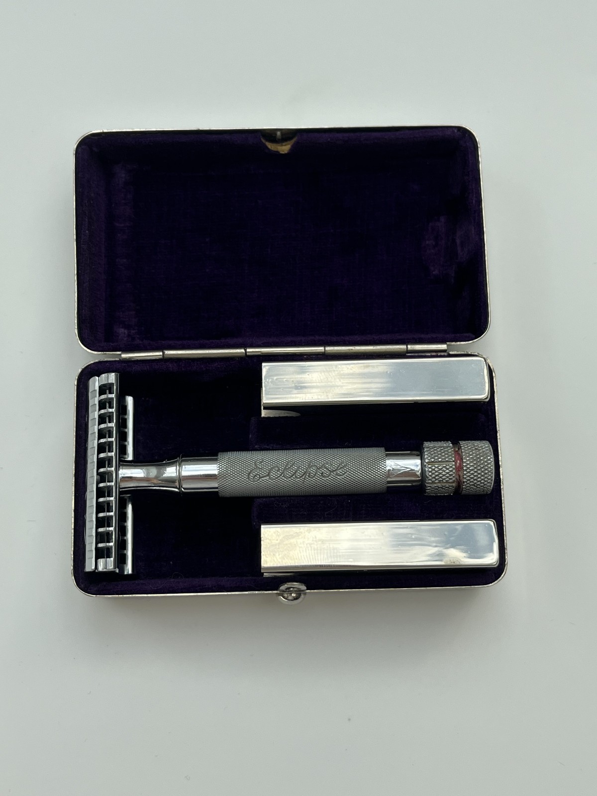 Vintage Eclipse Red Ring Safety Razor with Box