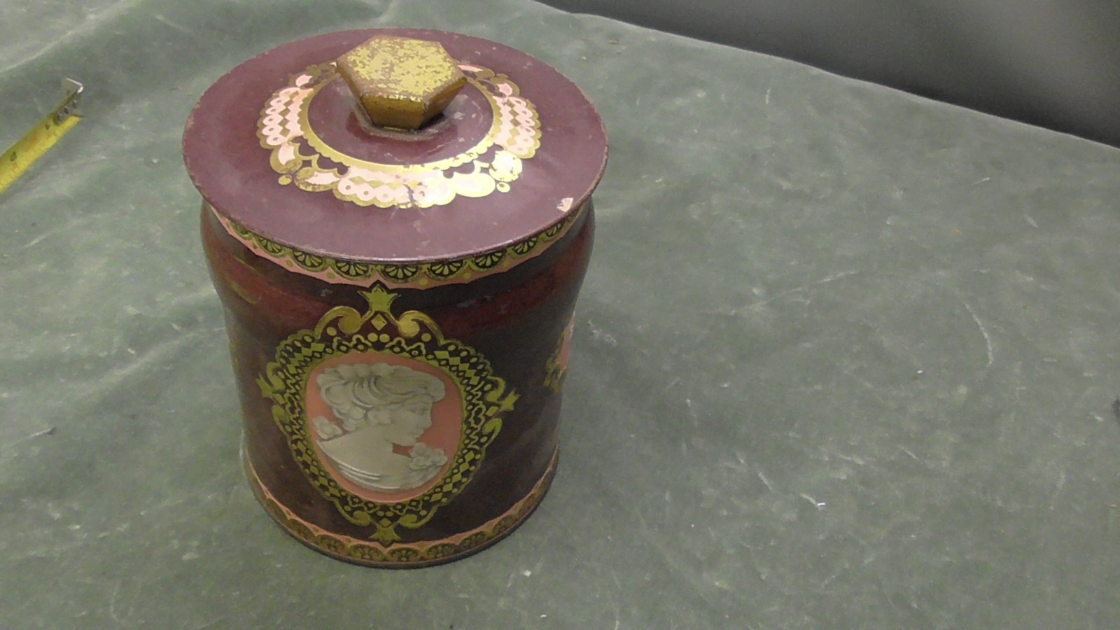 Vintage Murray Allen Quality Confections Tin Made In England Burgandy pink