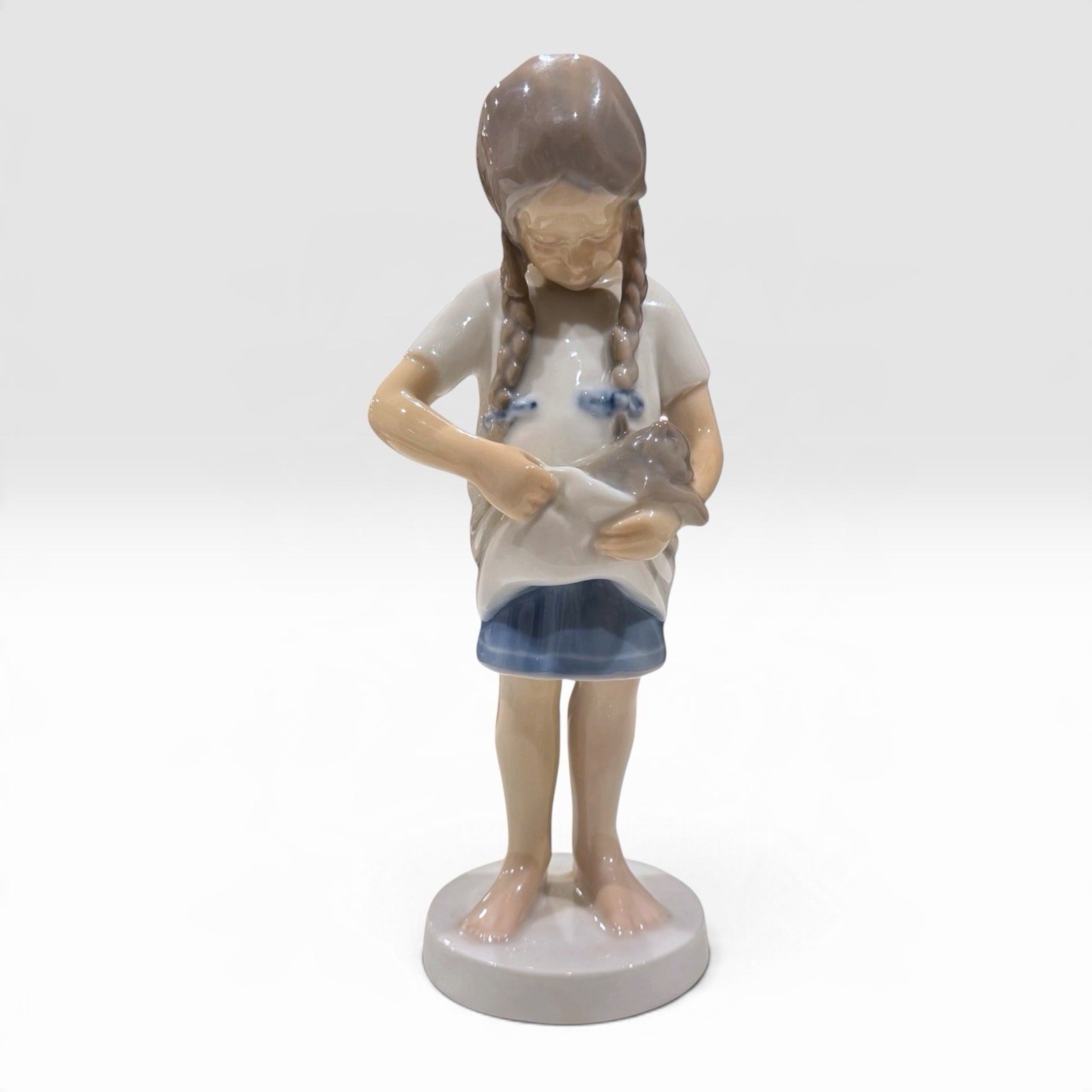 B&G Bing & Grondahl Porcelain Figurine Girl w/Kitten Little Mother #1779 Stamp