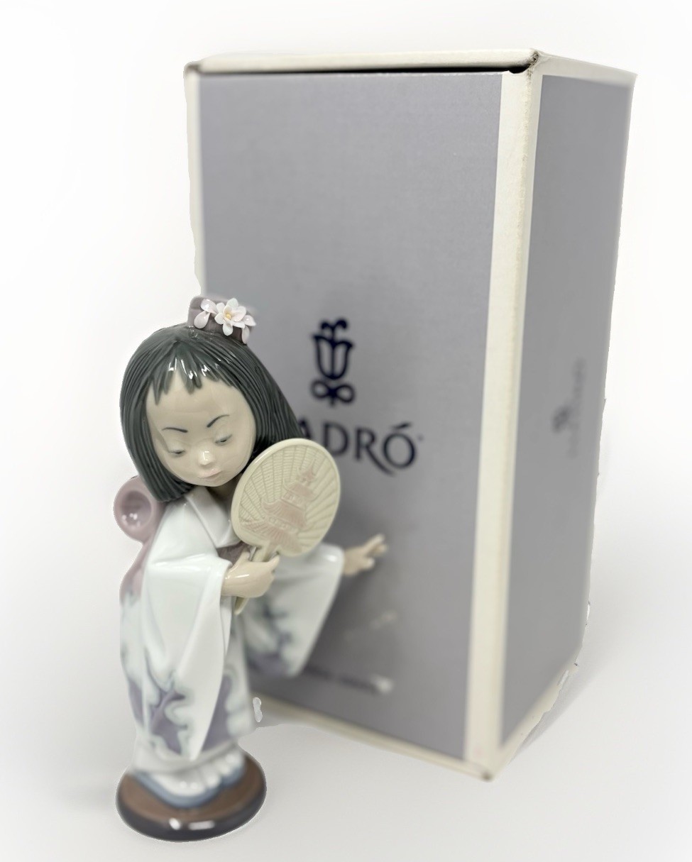 Lladro 6232 Oriental Girl with Fan Figurine Retired NIB Original Box Spain