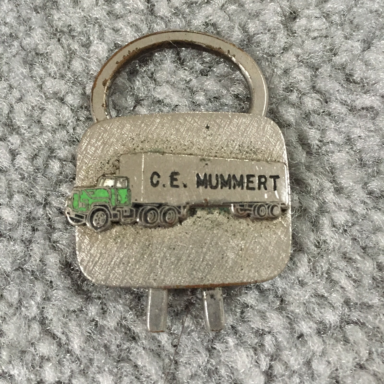 Vintage C. E. Mummert Trucking Metal Advertising Keychain Clip Semi Truck Logo 