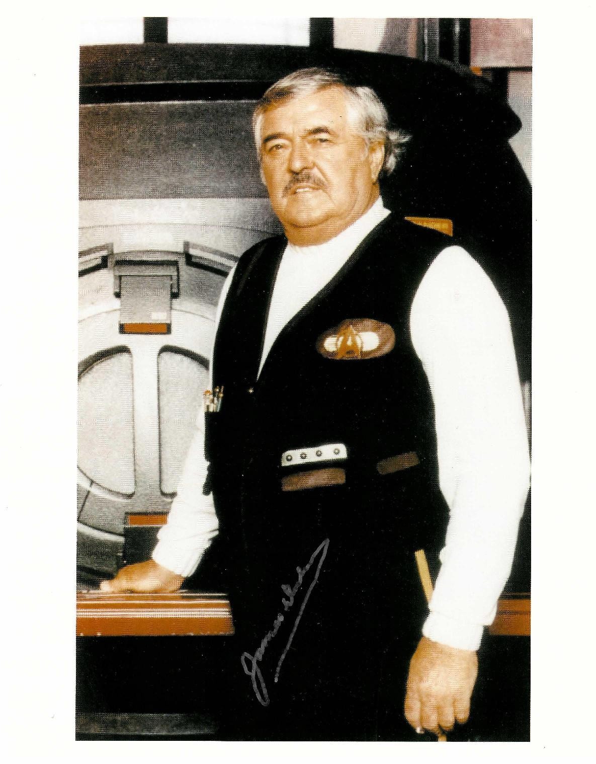 Star Trek actor James Doohan autographed 8x10\'\' photo