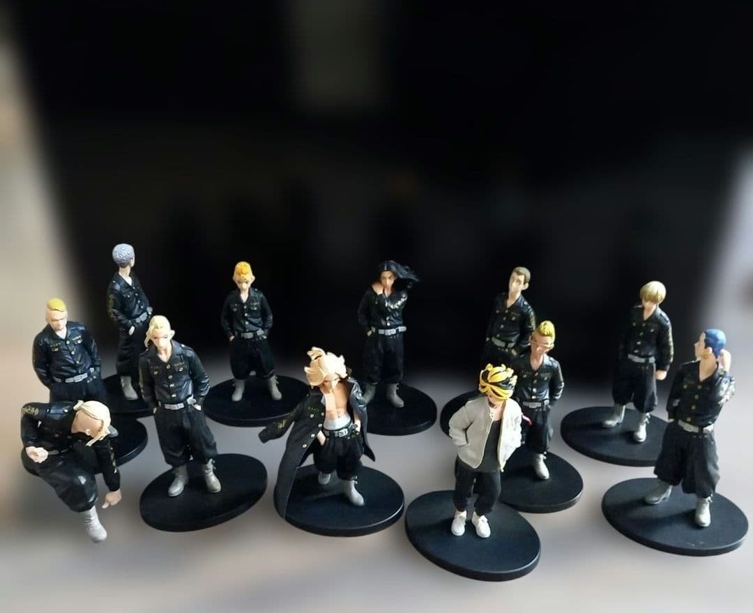 Tokyo Revengers Figure Set of 12 Collectible Anime Figures Authentic Japan