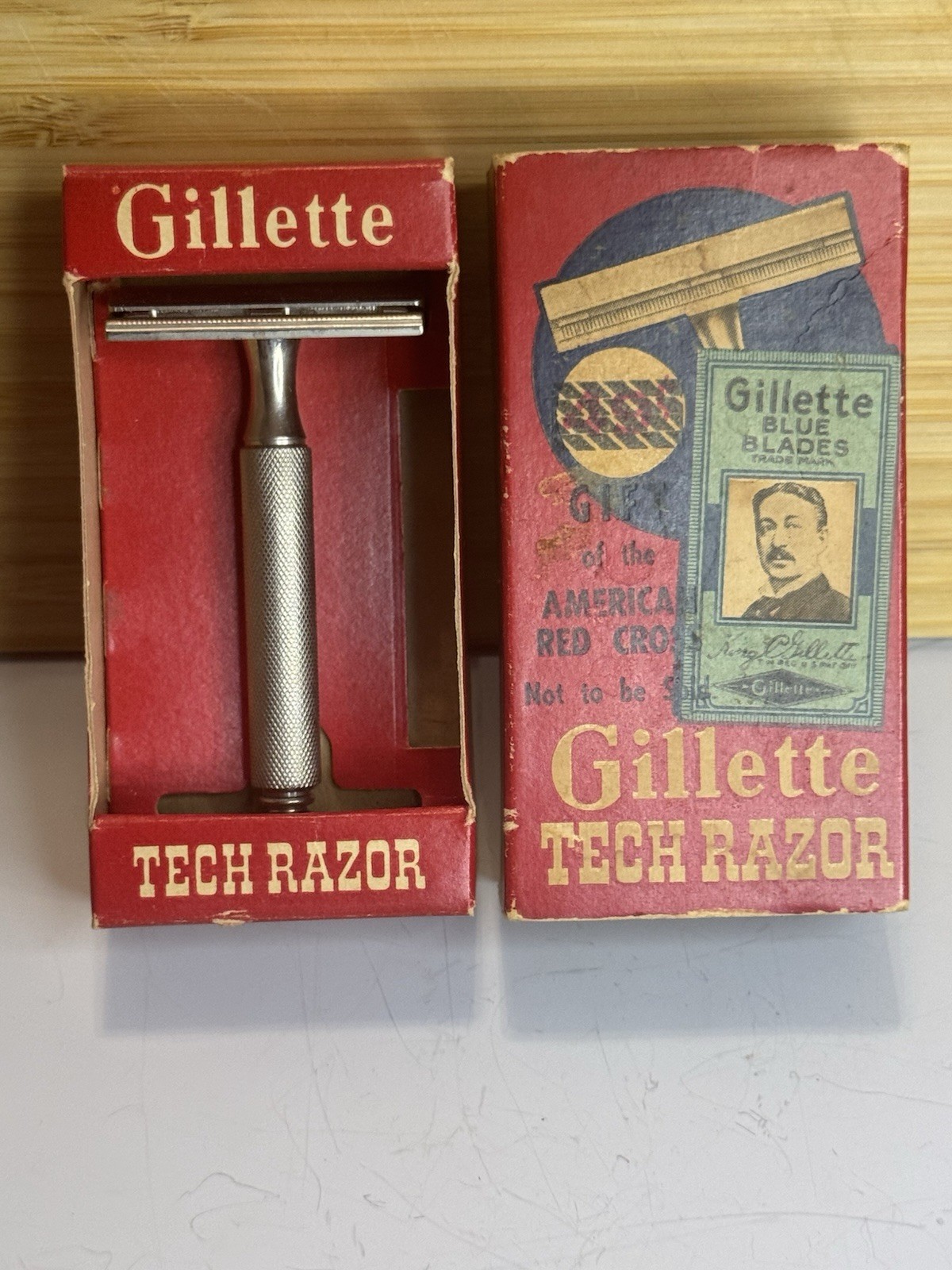 Vintage 1950s Gillette Tech Safety Razor Red Cross Gift Box Set