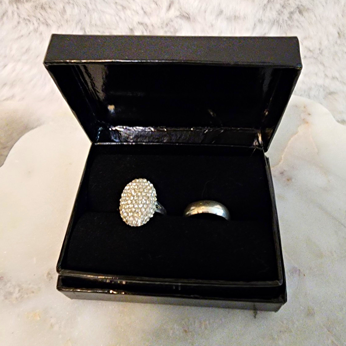 NECA The Twilight Saga Breaking Dawn Part 1 Ring Set in Box 2011 NECA The Twilight Saga Breaking Dawn Part 1 Ring Set in Box 2011
