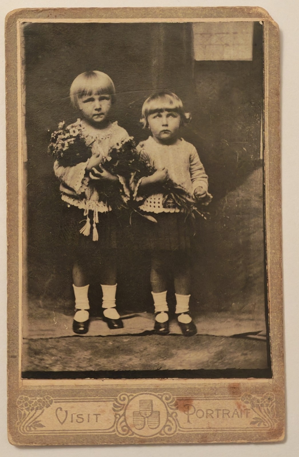 Rare Antique Victorian Cabinet Photo c1900 Children Portrait 2 Kids Flowers