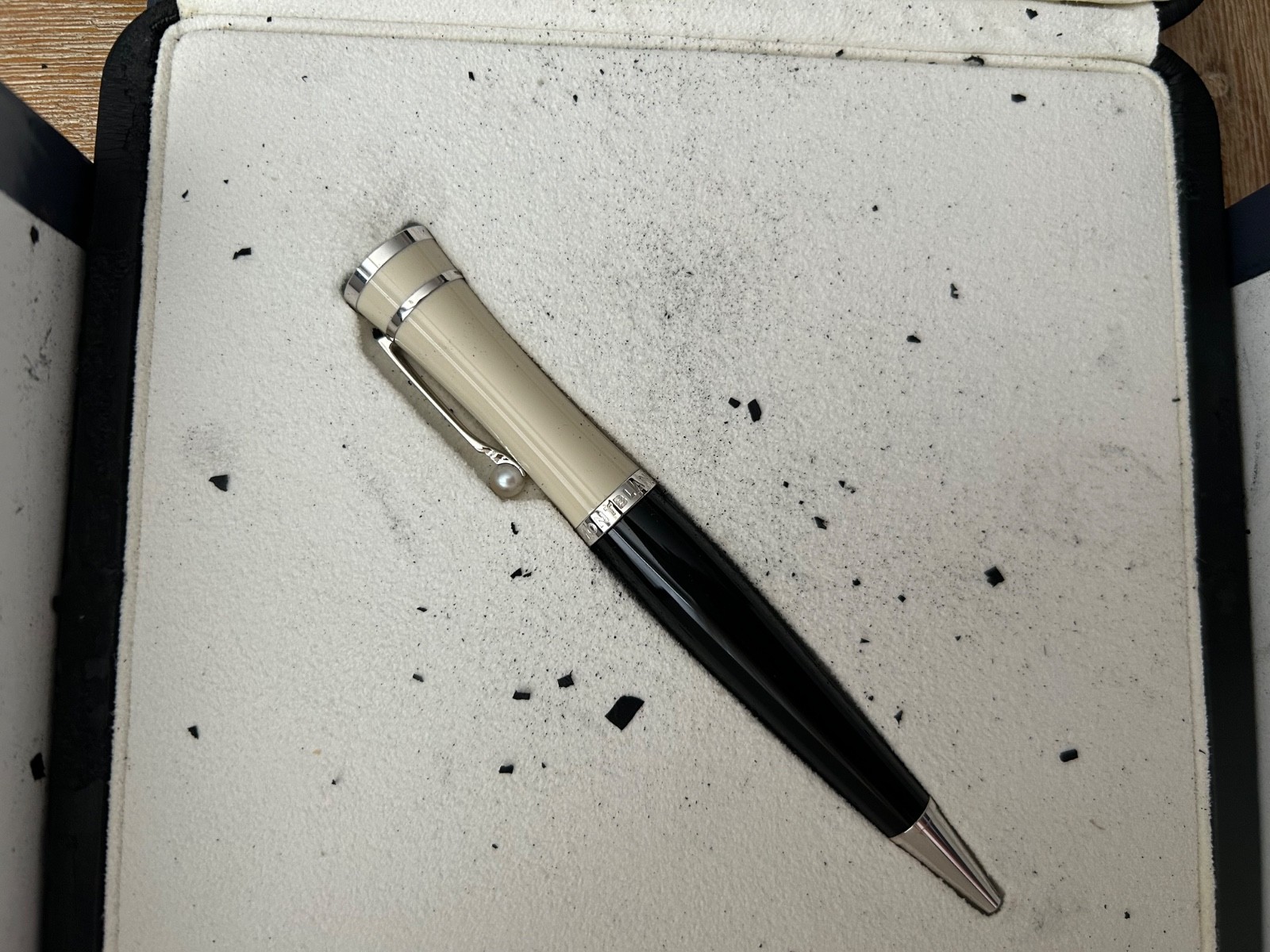 MONTBLANC GRETA GARBO SPECIAL EDITION BALLPOINT PEN NEW 100% GENUINE SUPER RARE MONTBLANC GRETA GARBO SPECIAL EDITION BALLPOINT PEN NEW 100% GENUINE SUPER RARE