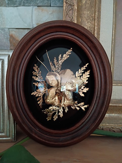 Vintage Flora-Hawaii Oval Frame 24K Gold-Dipped Orchid COTTAGECORE Wall Art Vintage Flora-Hawaii Oval Frame 24K Gold-Dipped Orchid COTTAGECORE Wall Art