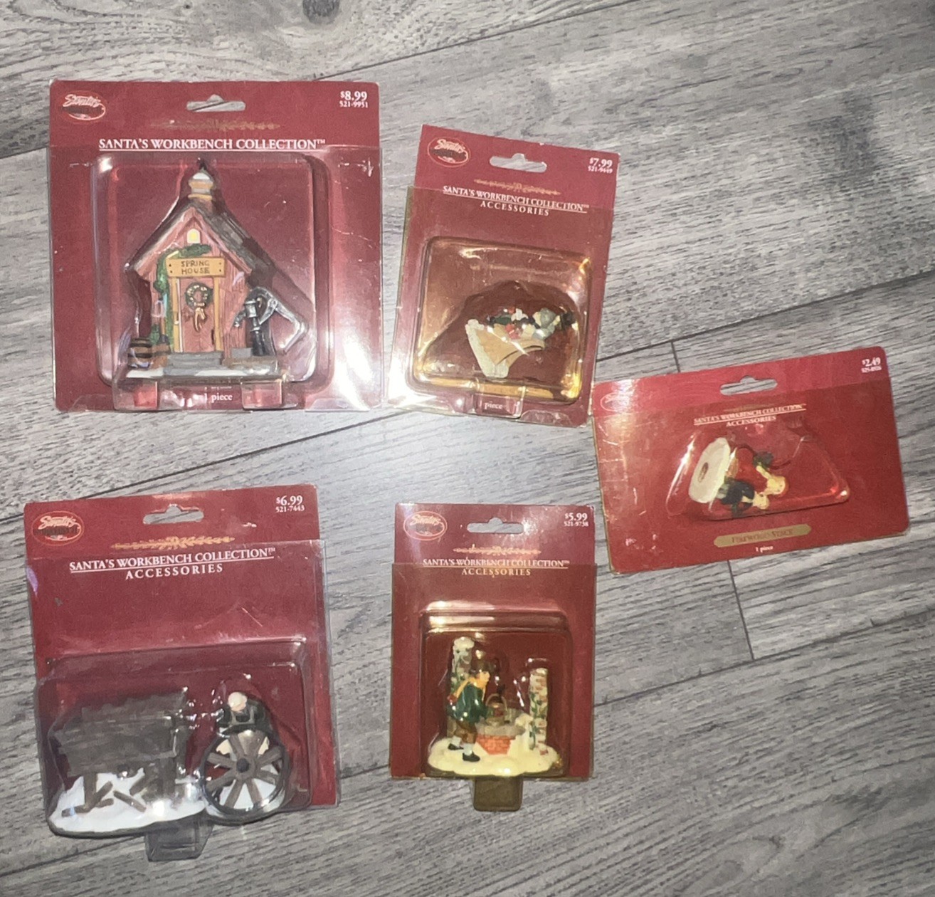Lot Of 5 Vintage 2000 Santa\'s Workbench Collectables  House Well Christmas