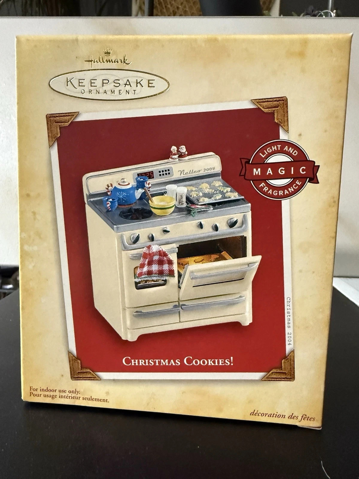 2004 Christmas Cookie (Kitchen) Hallmark Keepsake  Ornament  NIB-12-30-55