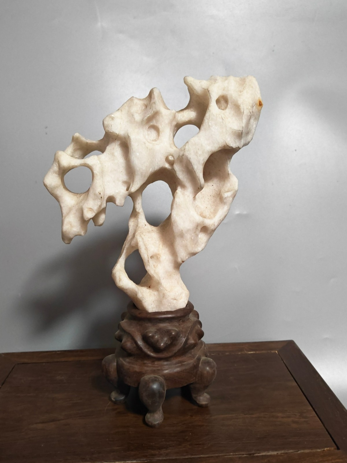 #1188.beautiful chinese Suiseki Bonsai white TaiHu stone--chinese art stone #1188.beautiful chinese Suiseki Bonsai white TaiHu stone--chinese art stone