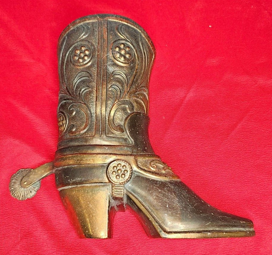 VINTAGE 1950s MCM LARGE BRASS PLATED METAL COWBOY BOOT WALLPOCKET. REALLY COOL