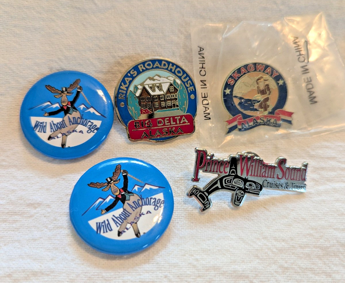 Vintage Alaska Souvenir Pin & Button Lot 5pc Prince William Sound Skagway Rika\'s