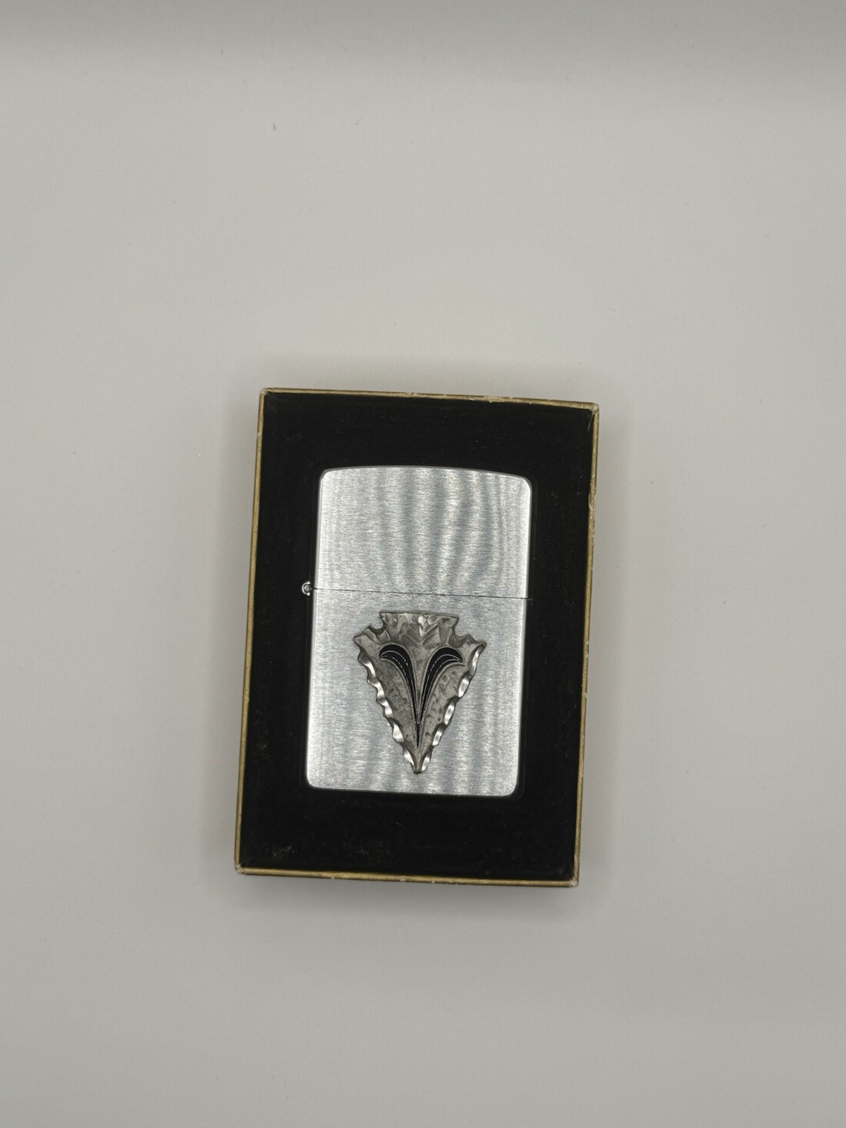 2002 Arrowhead Brushed Chrome Zippo Lighter New In Box Unfired Sealed 2002 Arrowhead Brushed Chrome Zippo Lighter New In Box Unfired Sealed