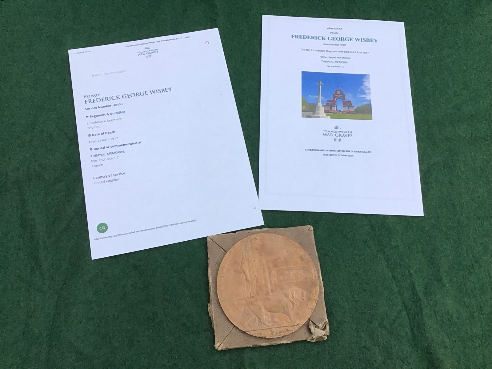 Vintage  WW1 Bronze Death Penny in original Case-Pte: Frederick George Wisbey