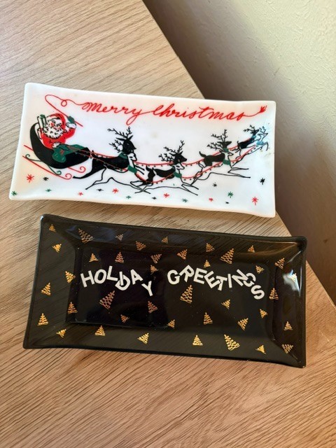 Vintage MCM 2 Houze Glass Christmas Trays SANTA & SLEIGH / HOLIDAY GREETINGS