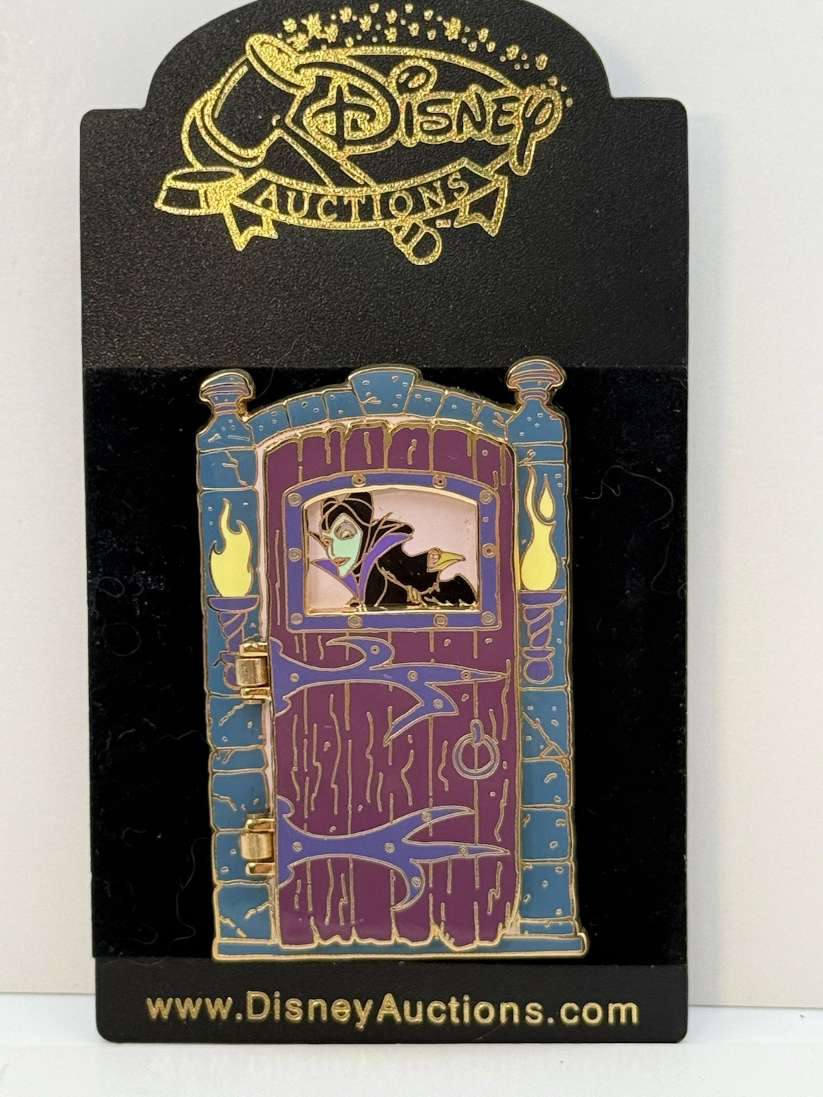 Disney Auctions Maleficent & Diablo Hinged Door Sleeping Beauty LE 100 Pin 39193