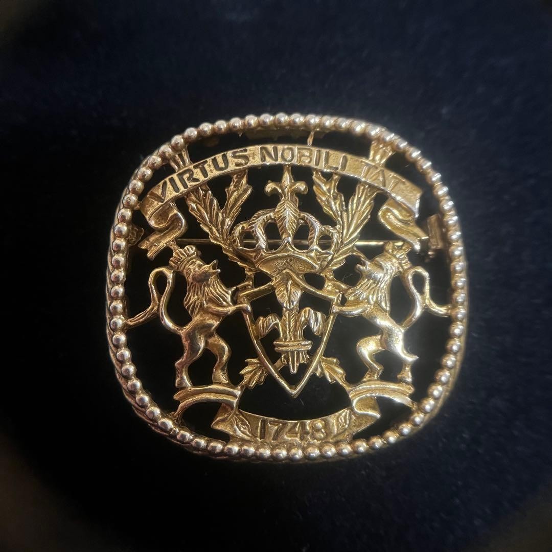 Vintage Virtus Nobilitat 1748 Lion & Crown Pin Brooch Gold Plated Used