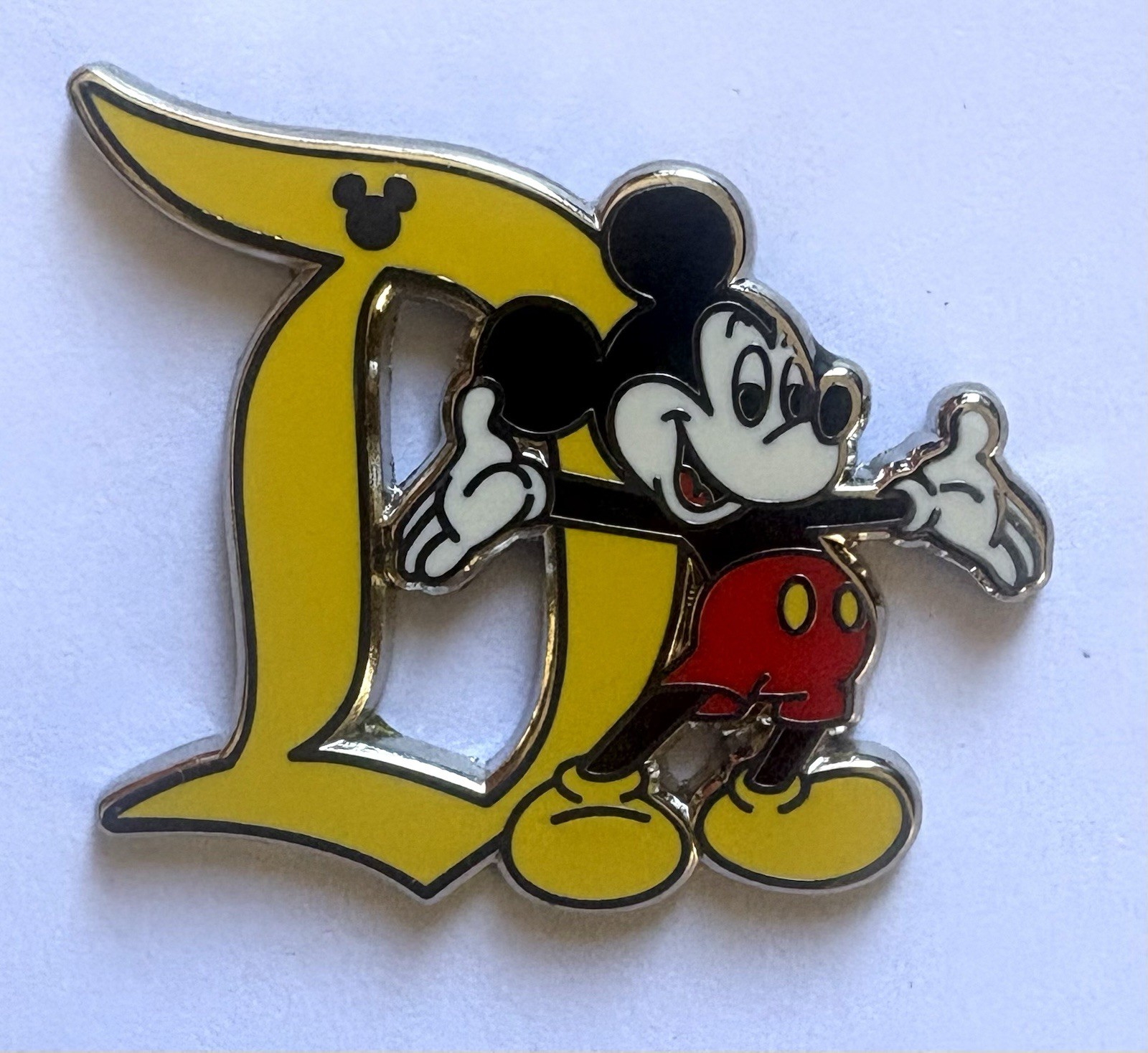 Disney Pin Hidden Mickey Character Disneyland D 2019 Mickey Mouse Pin DLR