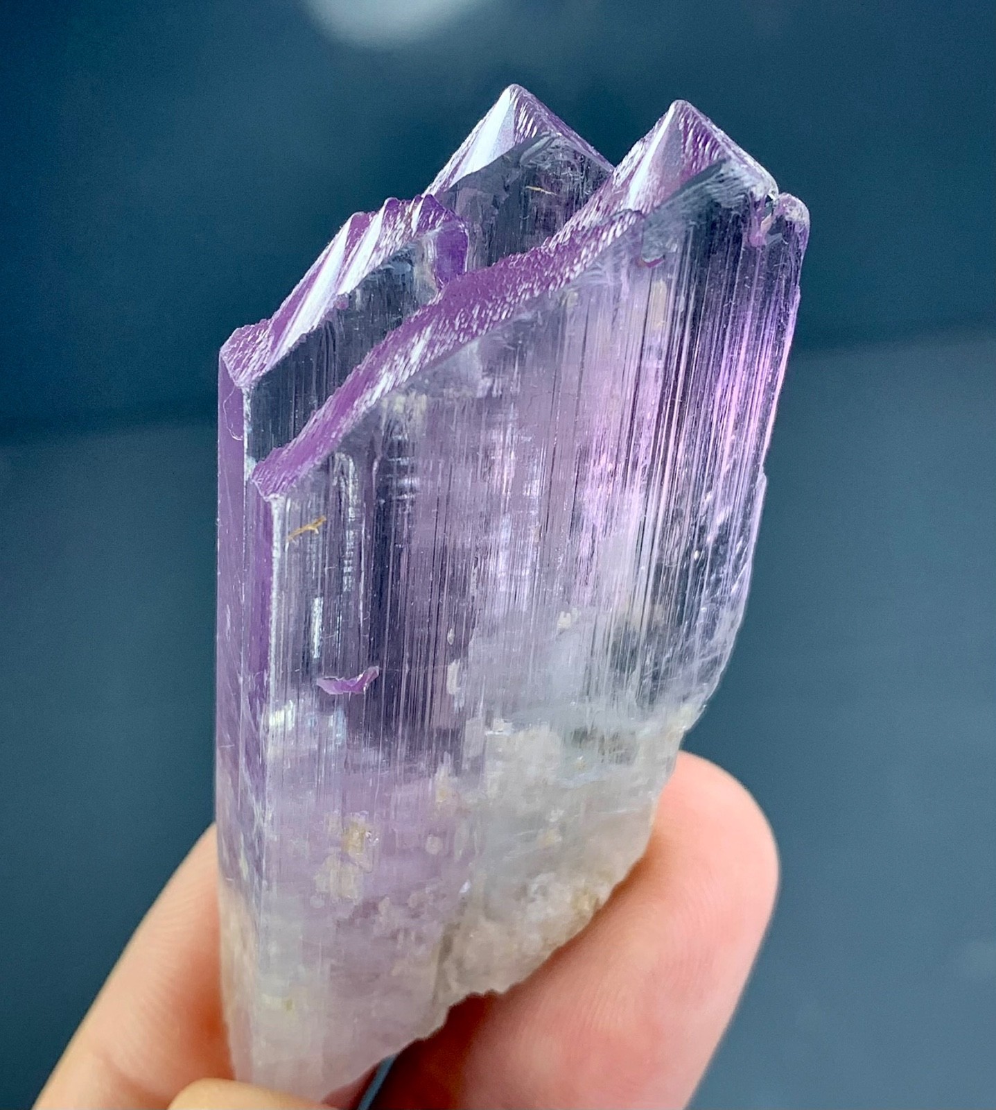 194 Carat Natural pink kunzite Crystal specimen From Afghanistan