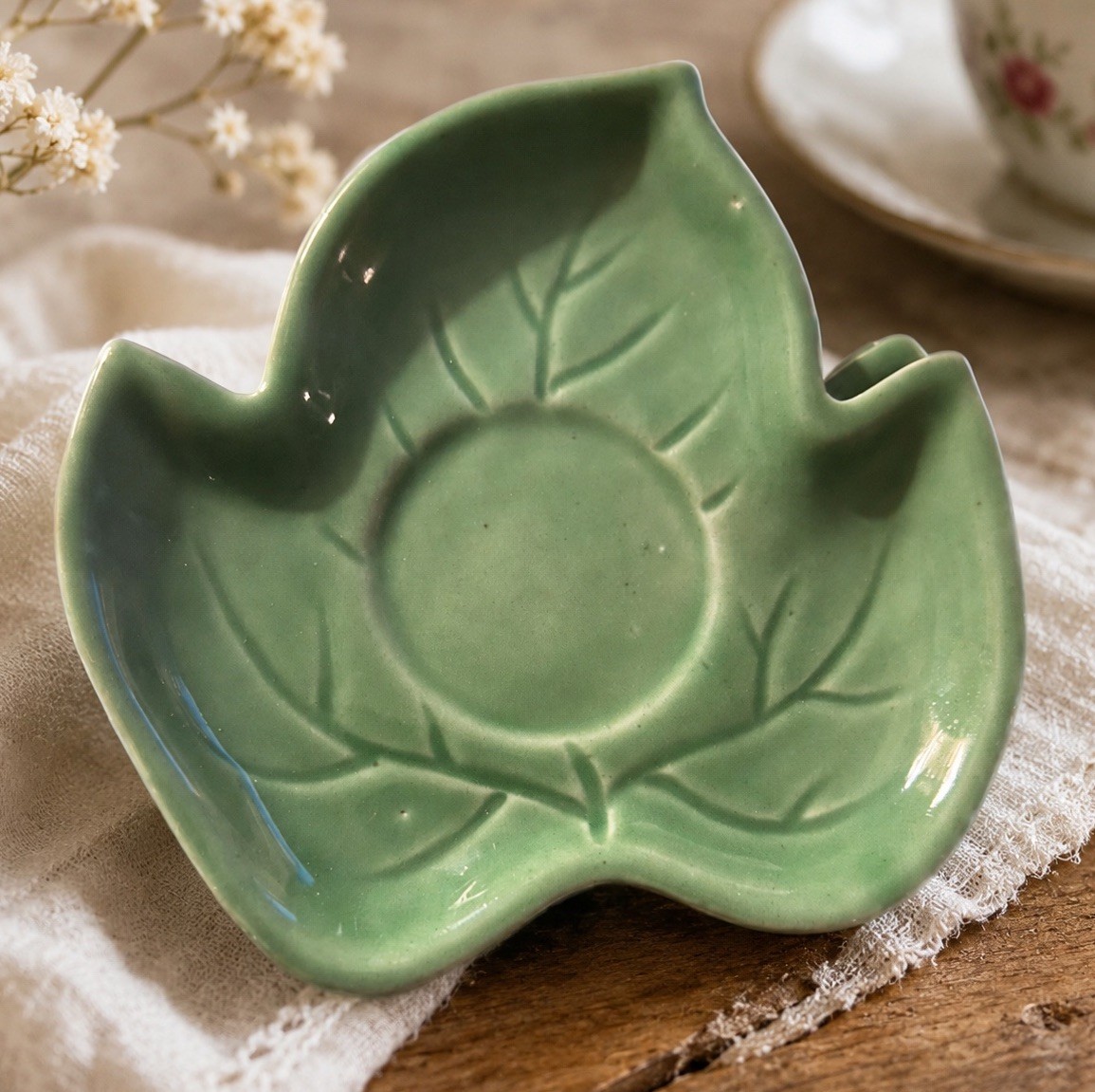 Vintage Set 9 Celadon Green Leaf Coasters Occupied Japan Mid Century 1945-52 EUC