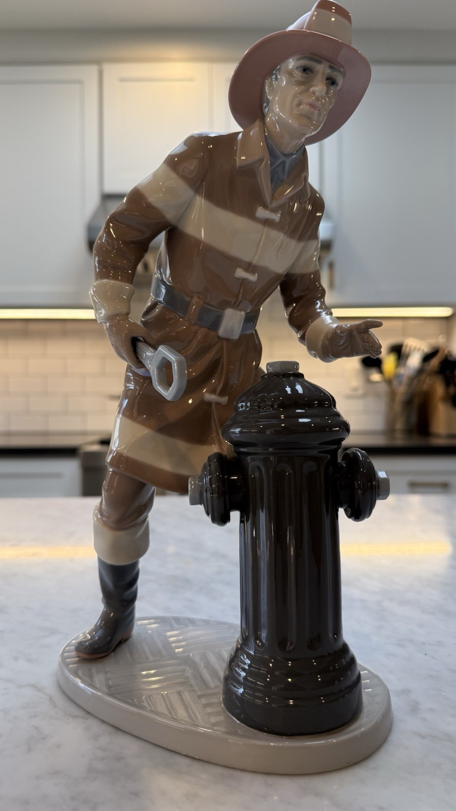 Vintage Retired Lladro Fireman w/ Wrench Porcelain Figurine 5976 Rare Excellent