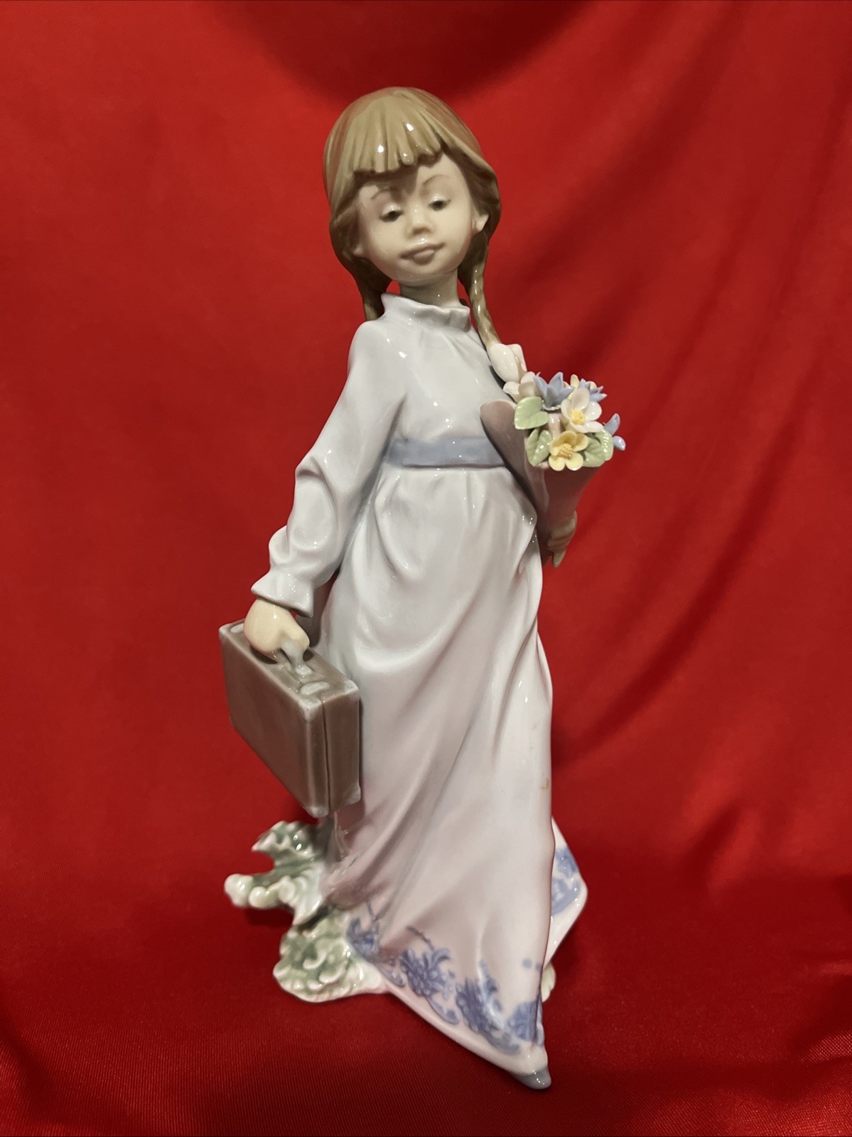 Beautiful  Lladro  -  School Days -  Figurine  #7604
