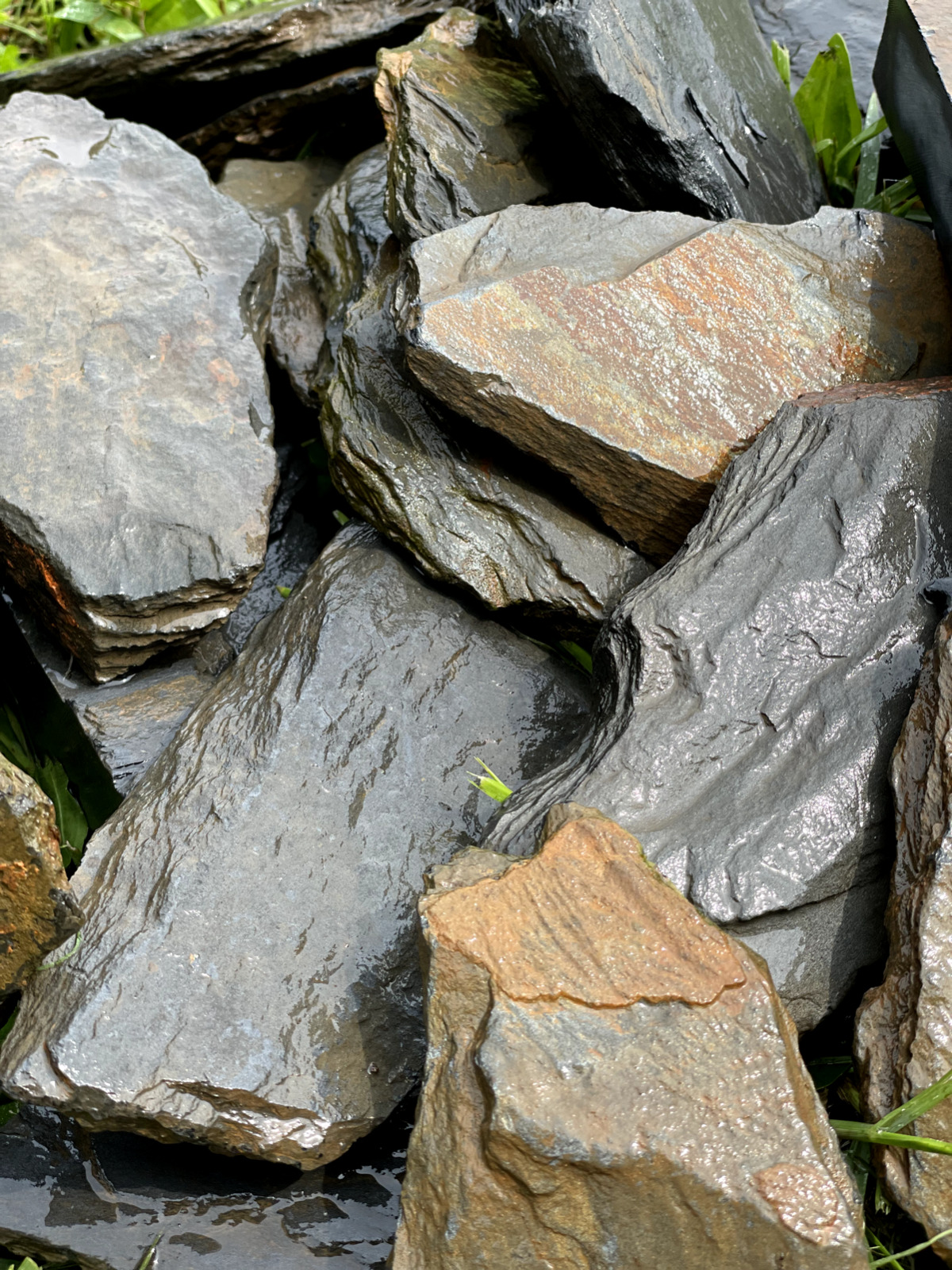 20 Pounds - Natural Slate Stone
