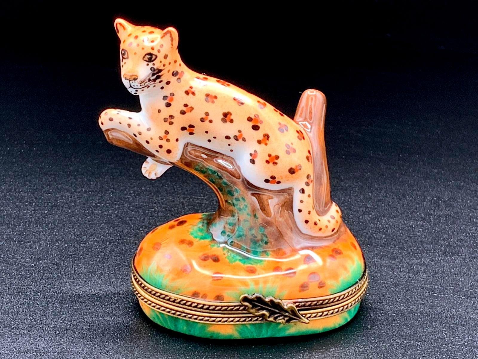 Vintage Authentic Cardinal France Limoges Trinket Box – Hand-Painted Leopard Vintage Authentic Cardinal France Limoges Trinket Box – Hand-Painted Leopard