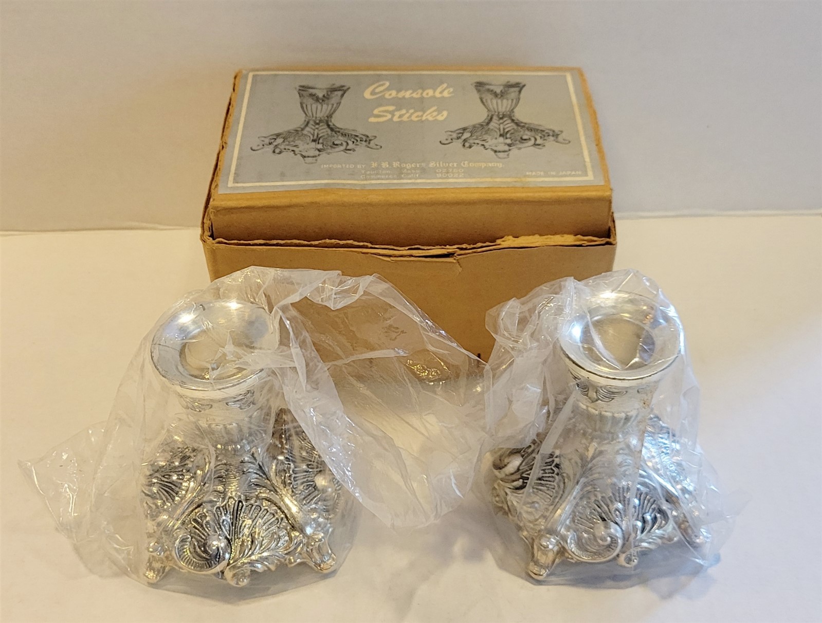 VINTAGE FB ROGERS SIVER COMPANY SILVER PLATED PAIR OF CANDLESTICK HOLDERS W/ BOX