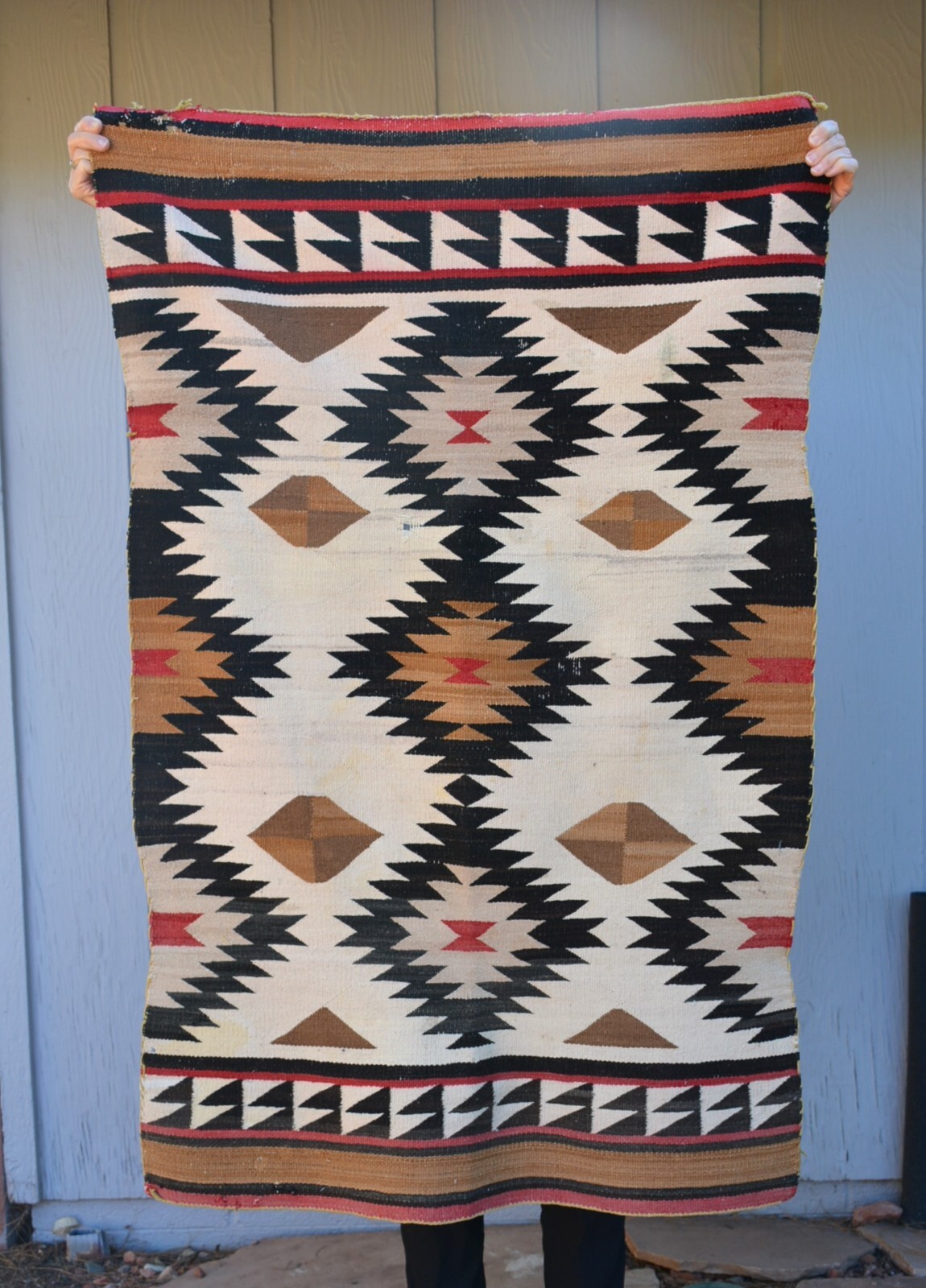 Old Red Mesa Navajo Rug - Diamond Dazzler Design - 52