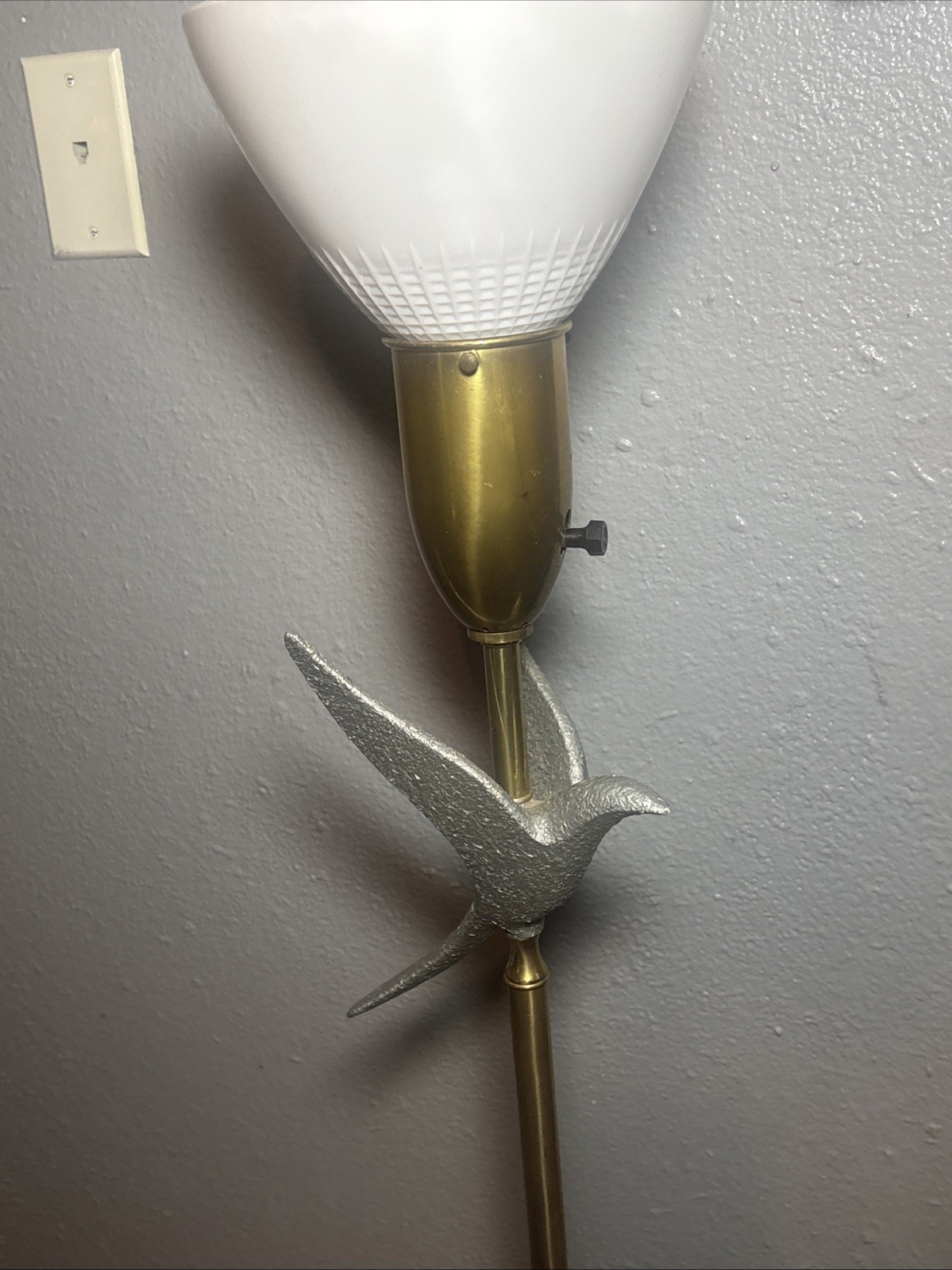 🌟 Vintage Rembrandt Dove Floor Lamp 57.5” MCM Milk Glass Gold Tone 🌟
