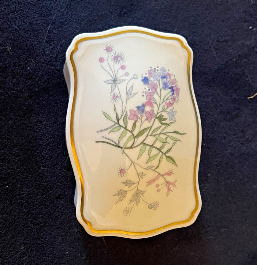 Lot of 3 Antique Porcelain Trinket Boxes Ginori Royal Bayreuth Cobalt Gilt Lot of 3 Antique Porcelain Trinket Boxes Ginori Royal Bayreuth Cobalt Gilt