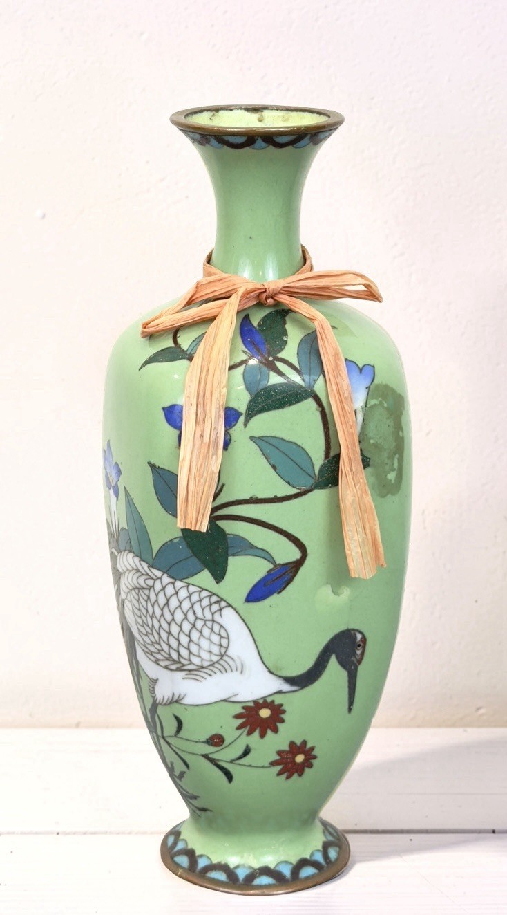 Antique Meiji Japanese Cloisonne Crane Bud Vase Green - 7.5” (Read Description) Antique Meiji Japanese Cloisonne Crane Bud Vase Green - 7.5” (Read Description)