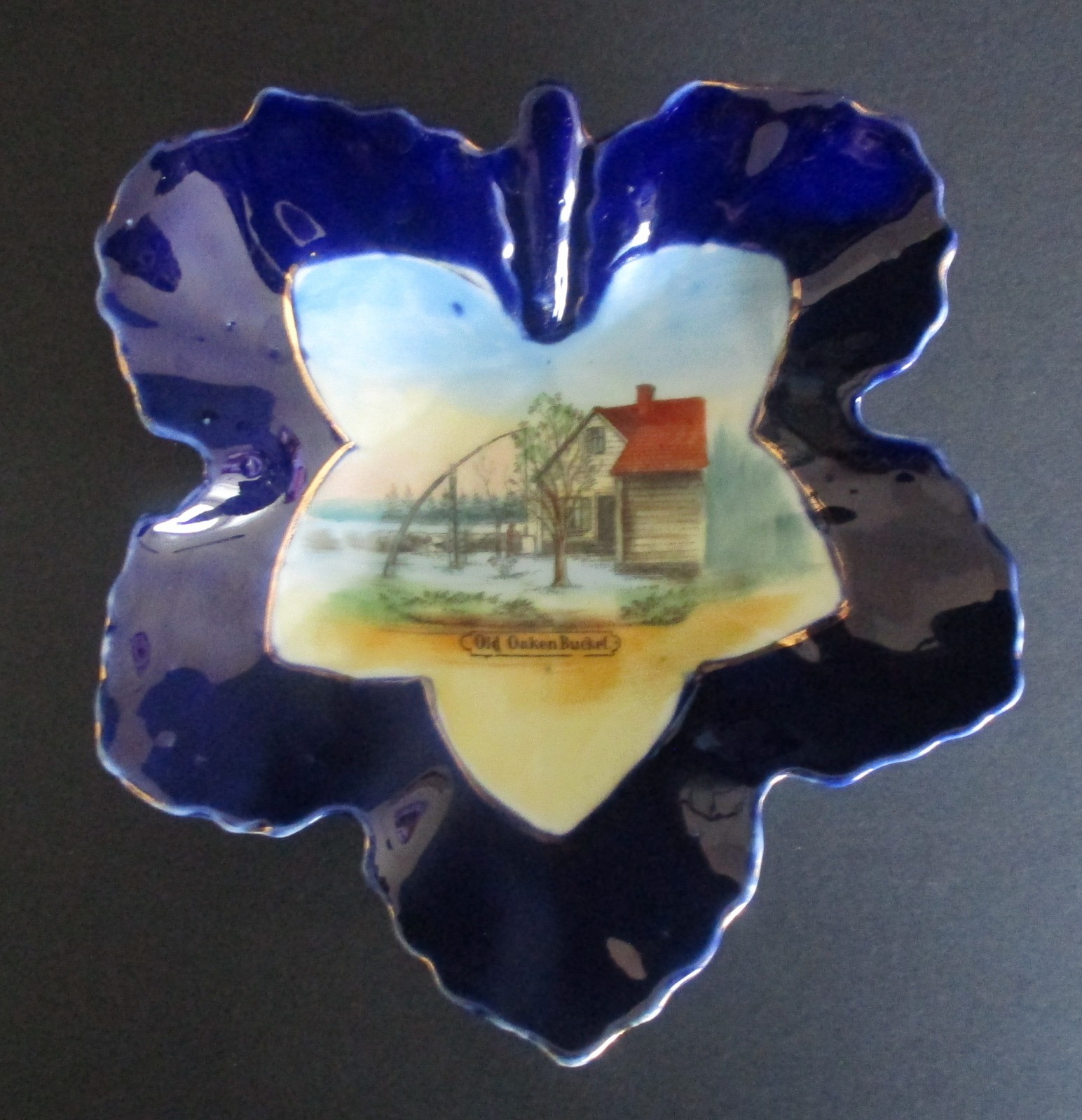 Early 20th Century Souvenir Leaf Dish Old Oaken Bucket Scituate Massachusetts