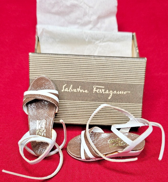 VTG Salvatore Ferragamo Miniature Shoes PAIR 1.6” Sandal Salesman Sample W/Box