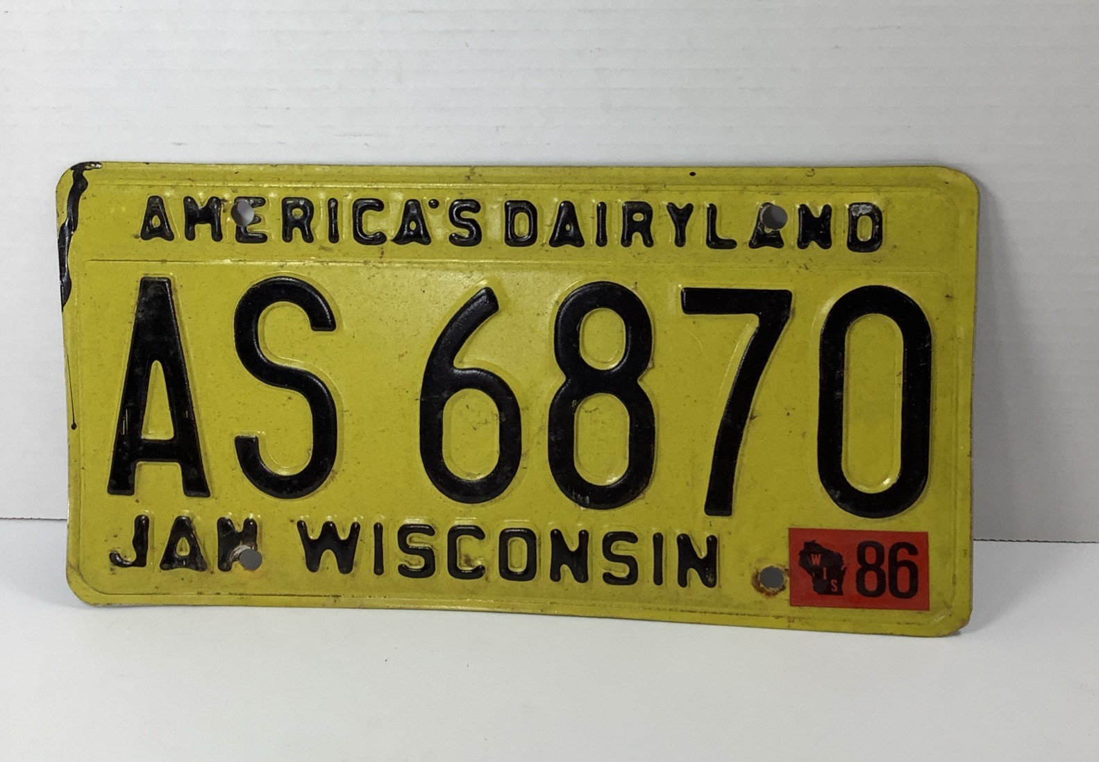Vintage 1986 Americas Dairyland Yellow Wisconsin Jan License Plate