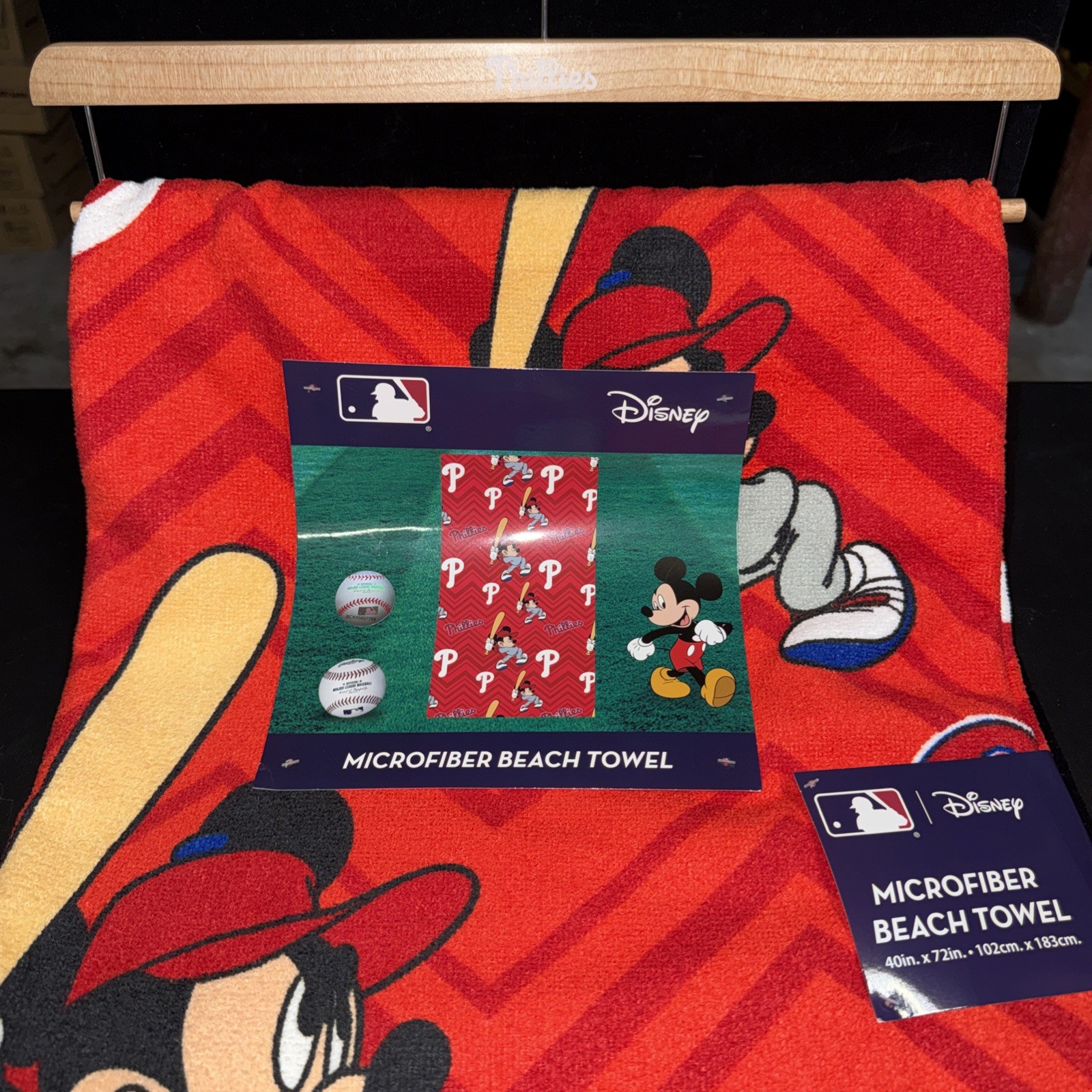 Philadelphia Phillies Disney Mickey Mouse Microfiber Beach Towel 40” x 72”  NWT