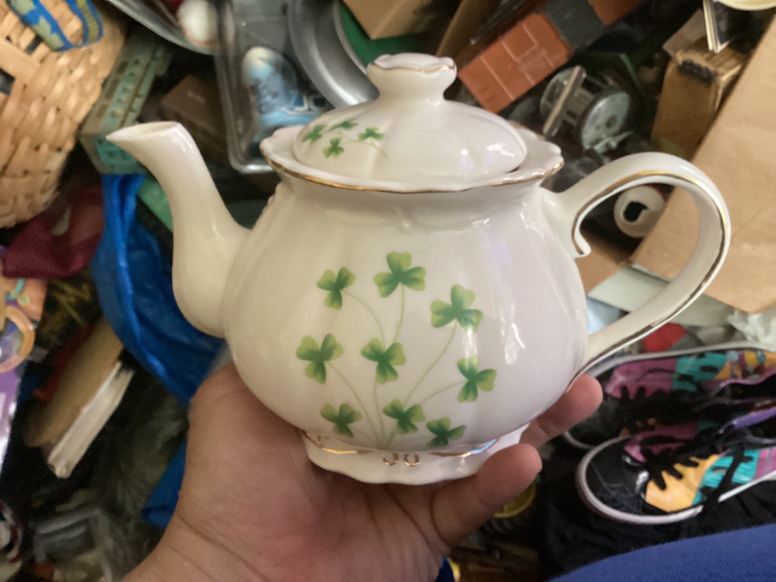 Vtg Irish Kettle Tea Pot with Clovers Vtg Irish Kettle Tea Pot with Clovers