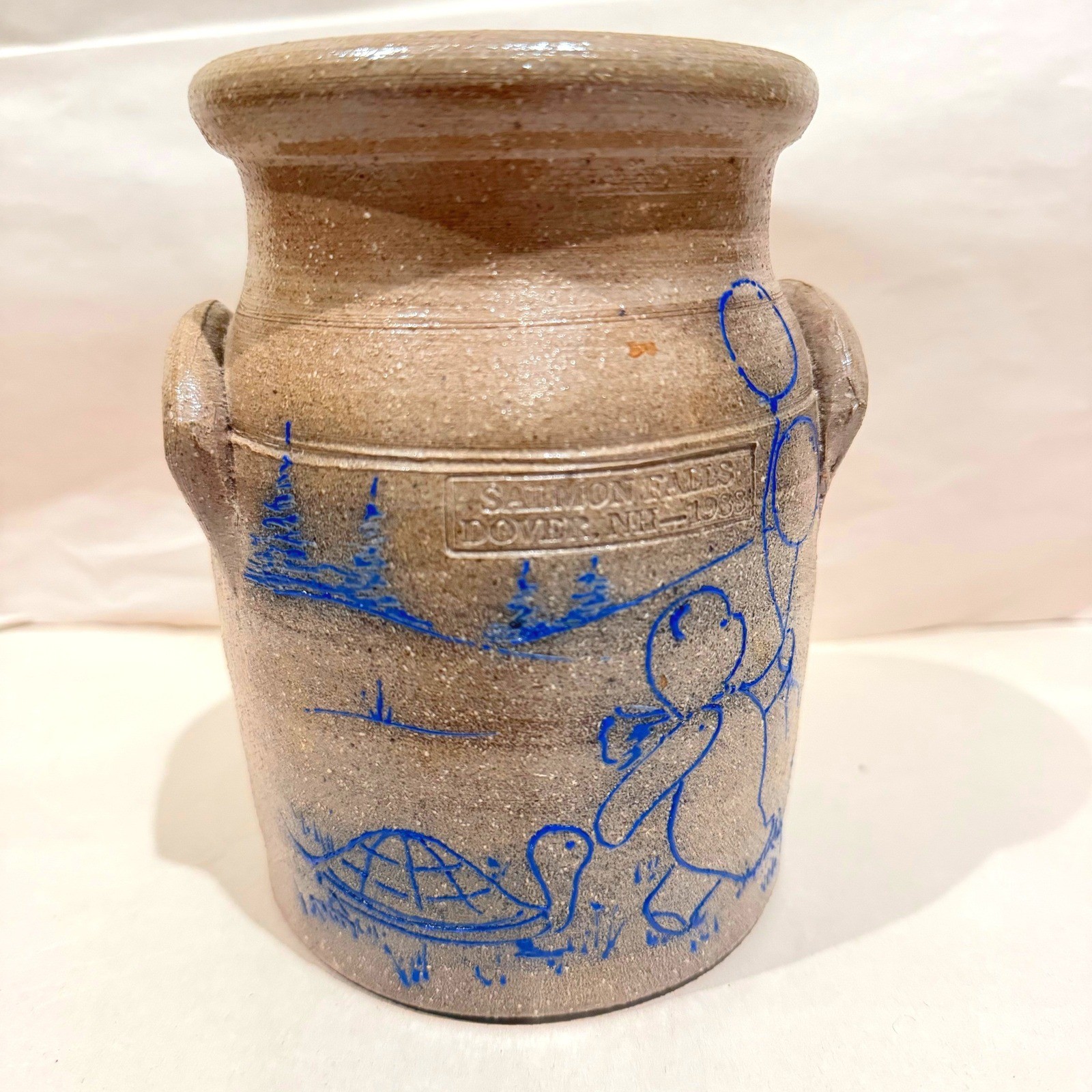 Salmon Falls Stoneware Crock Helen Berg Bear Balloons Turtle Dover NH 1988