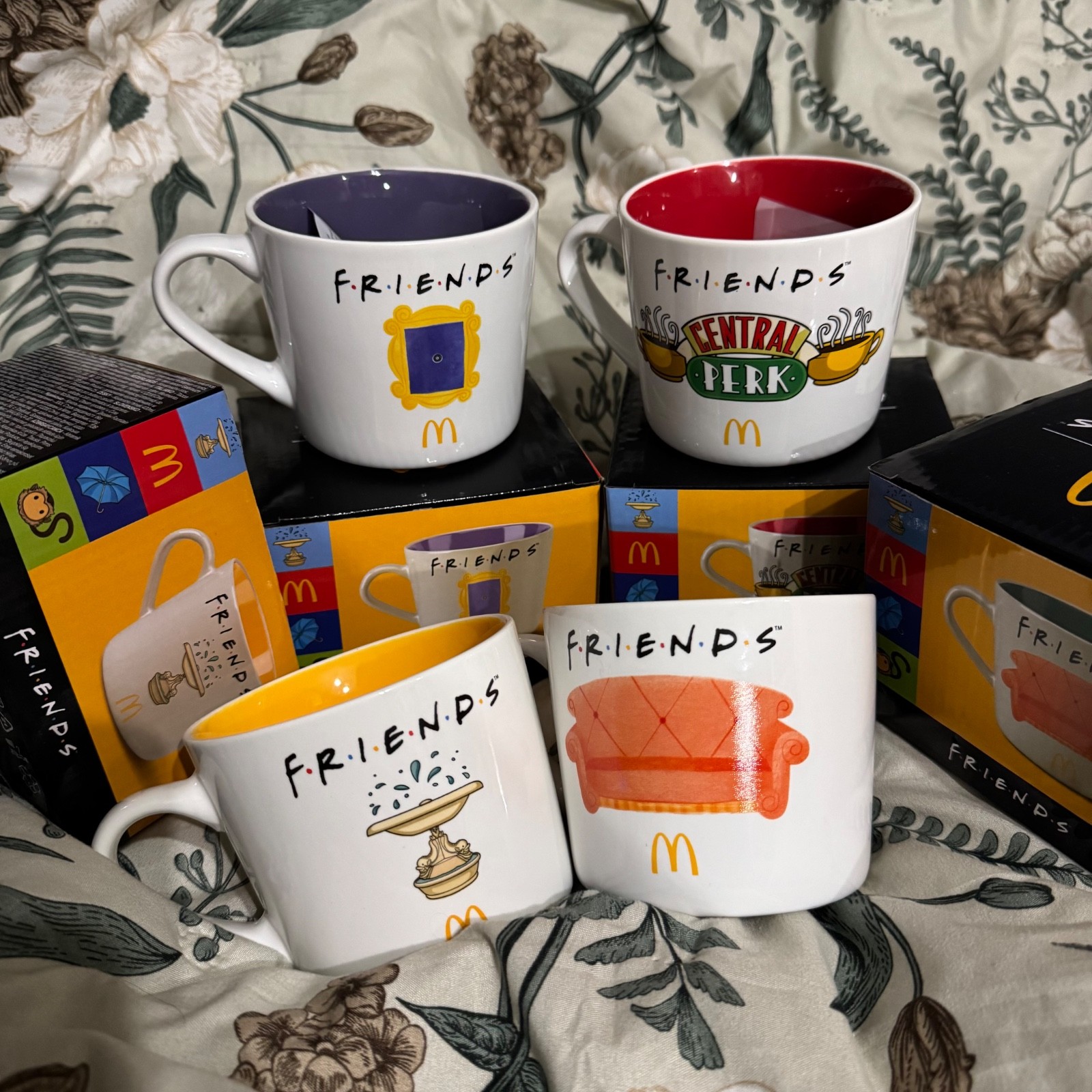 RARE McDonald\'s FRIENDS Mug Set of 4 Central Perk Couch Frame NEW SEALED