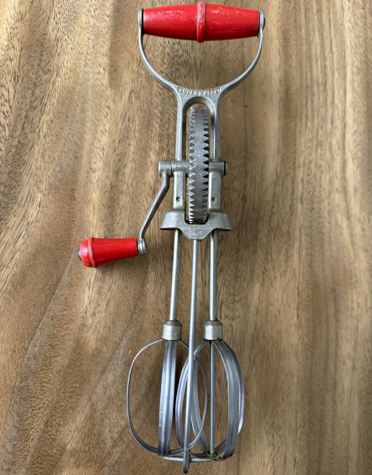 Vintage Turner & Seymour Superwhirl Egg Beater Red Handles Retro Kitchenware Vintage Turner & Seymour Superwhirl Egg Beater Red Handles Retro Kitchenware