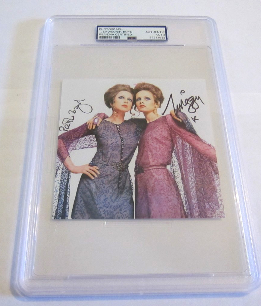 Pattie Boyd / Twiggy Lawson dual signed autographed PSA DNA authentic 5x5 photo