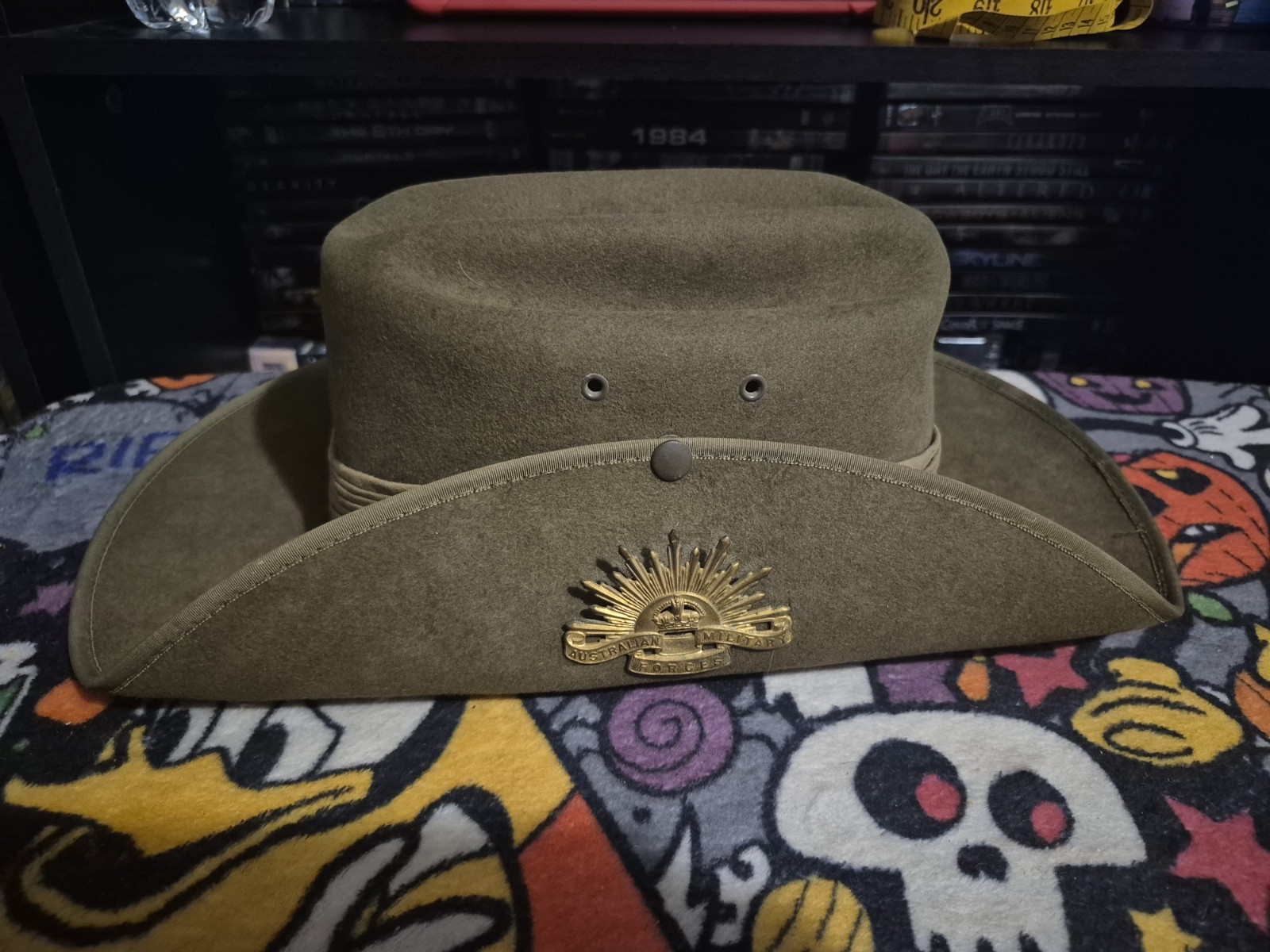 WWII Australian Military Forces Original Slouch Hat w/ Rising Sun Badge Bardsley WWII Australian Military Forces Original Slouch Hat w/ Rising Sun Badge Bardsley