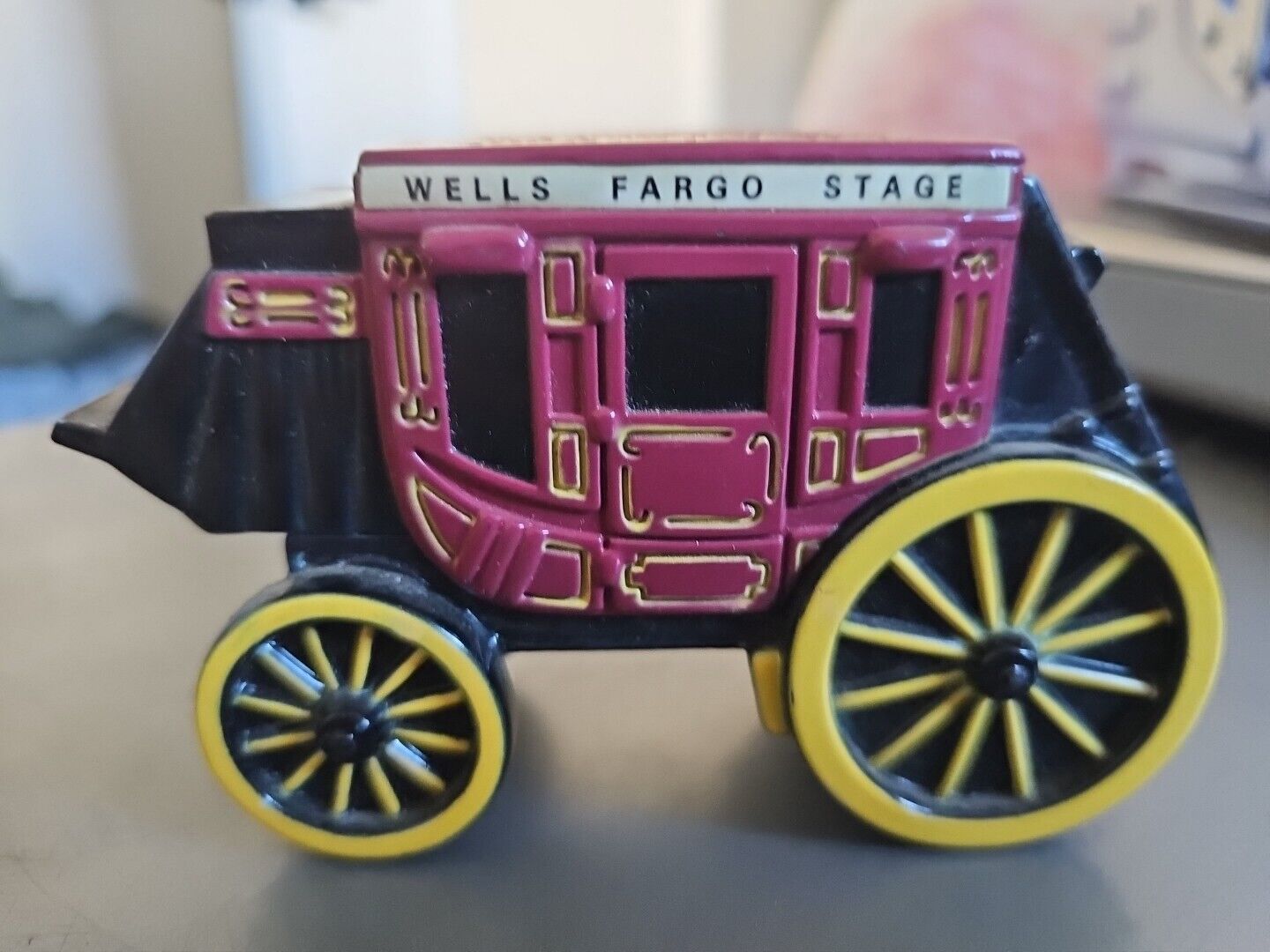 Coin Bank Stage Coach Wells Fargo & Union Trust Co Cast Iron 1998