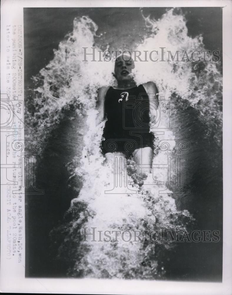 1951 Press Photo Mary Fresman in 200 meter backstroke in Detroit - net18061 1951 Press Photo Mary Fresman in 200 meter backstroke in Detroit - net18061