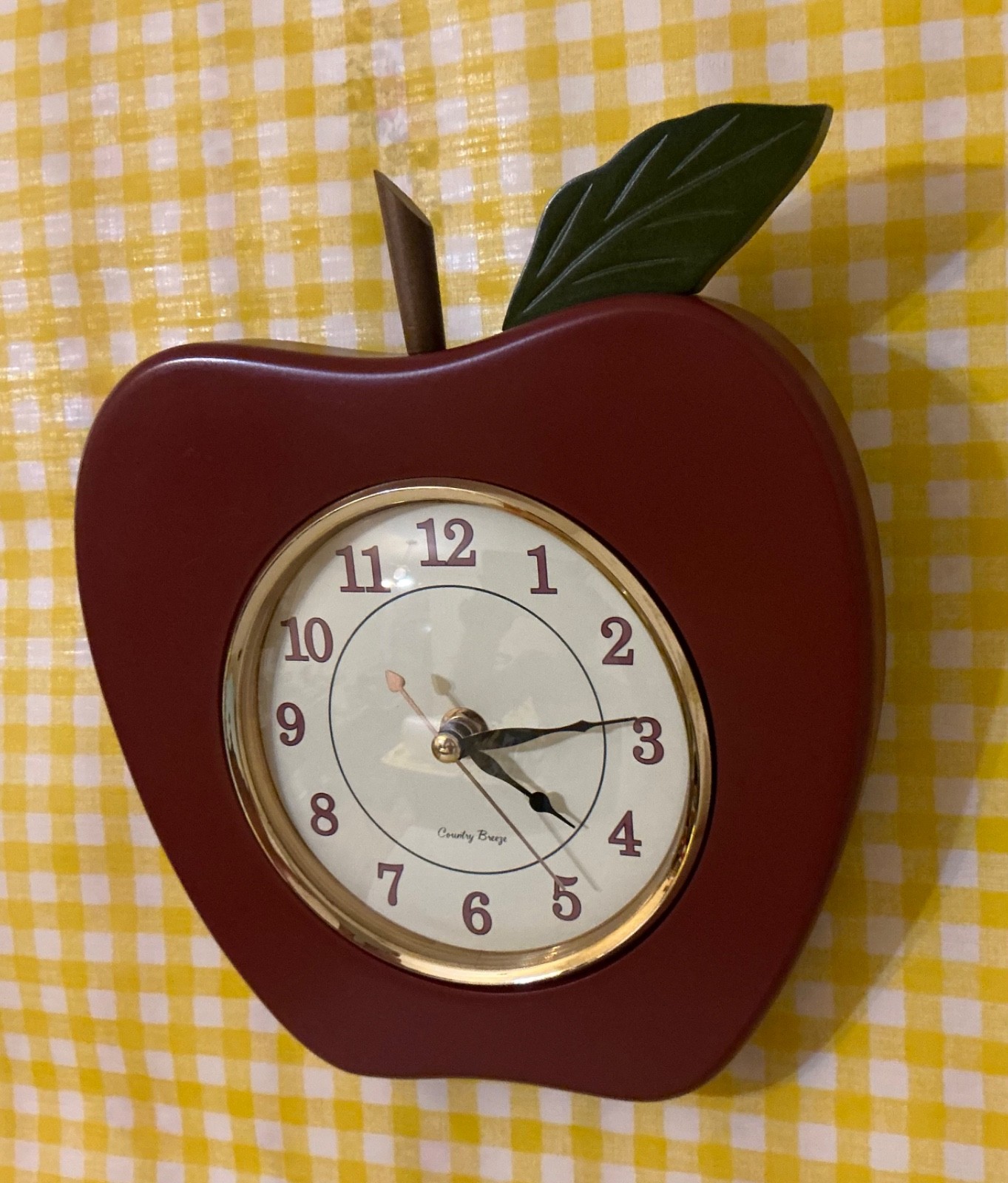 vintage country breeze apple wall clock